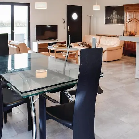 Prázdninový dům Nice In Sur Eure W/ Wifi And 3 Bedrooms